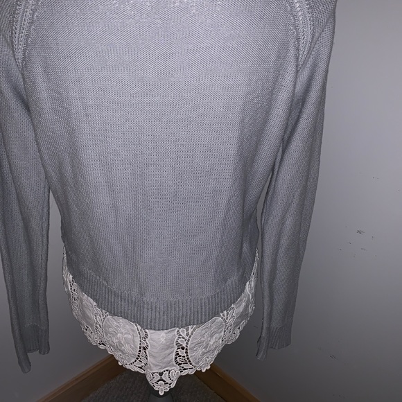 American Eagle Sweater Grey & Lace - Picture 2 of 3